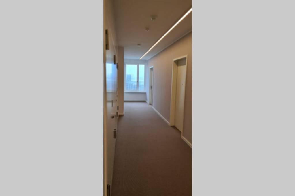 Studio Apartment Uber Den Wolken Berlin Exterior photo