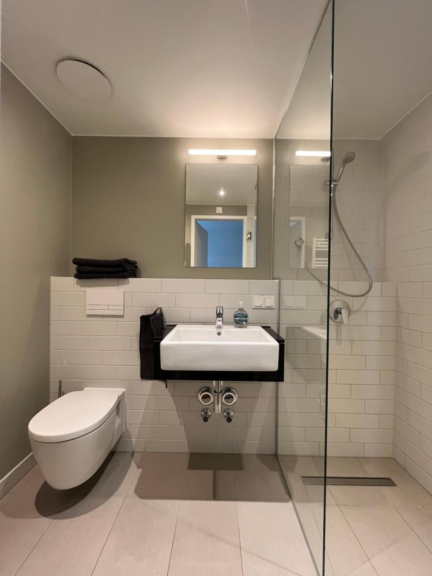Studio Apartment Uber Den Wolken Berlin Exterior photo